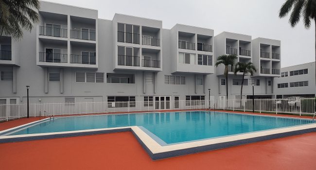 standrewscourtcondo_06